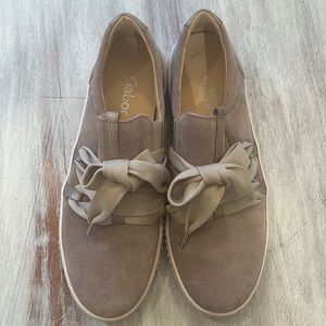 Gabor sneakers. They are a 6 1/2 but that = a 40.